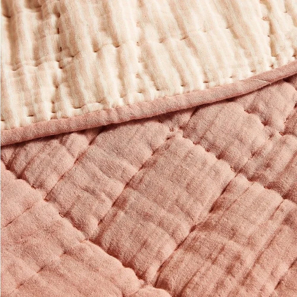 Anthropologie Airy Gauze Reversible Quilt with 2 standard shams FULL